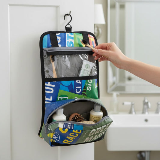 Vashon Hanging Travel Kit